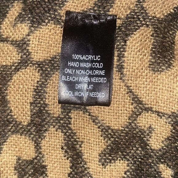 GorgeousâLeopardâPrintâShrug Wrap! - Picture 8 of 8